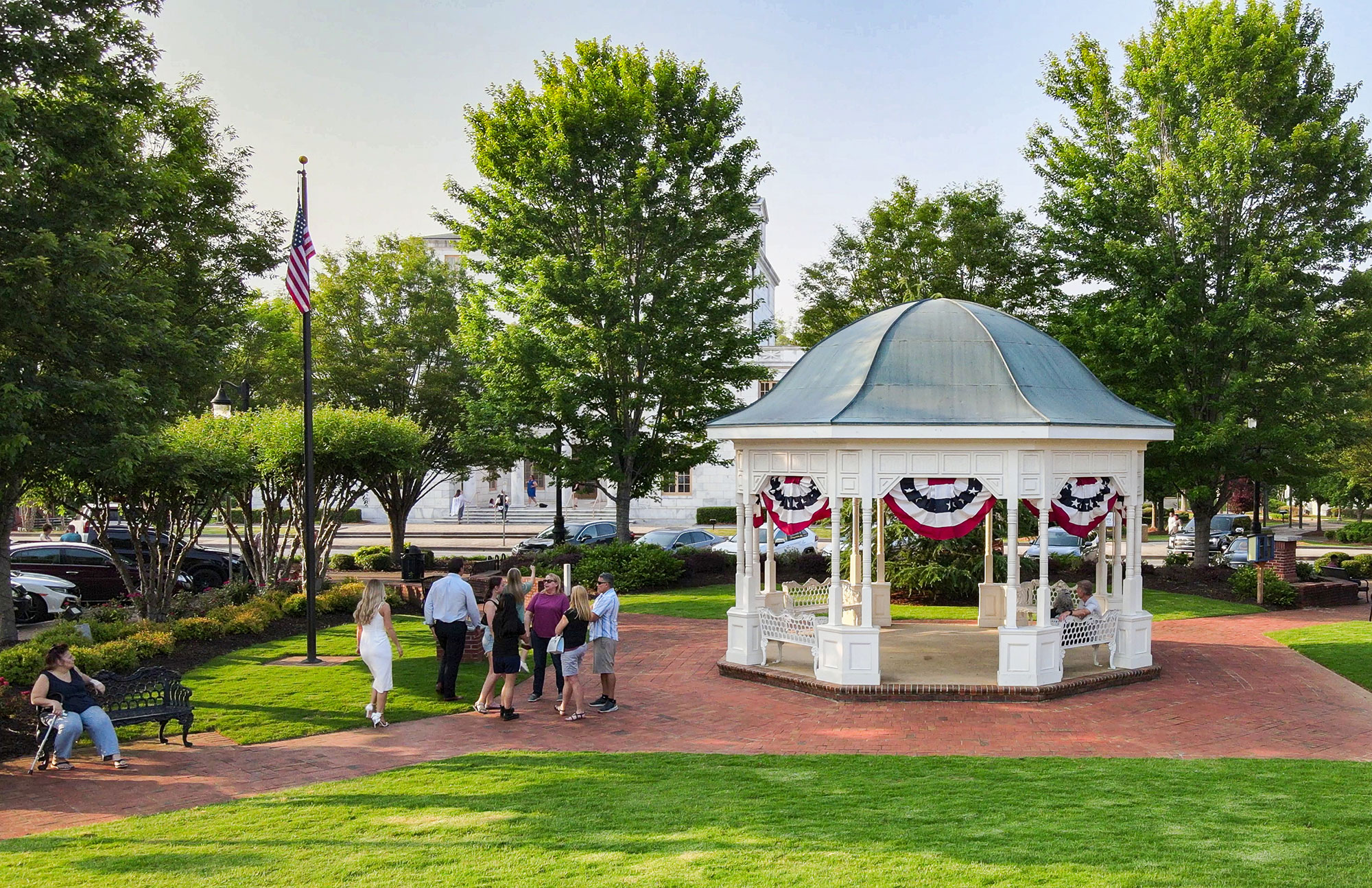 Dog ear wood privacy fence installed in Villa Rica GA backyard