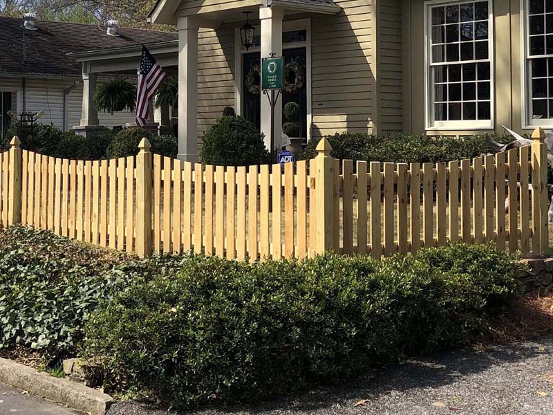 shadowbox wood privacy fence installed in Holly Springs, Georgia