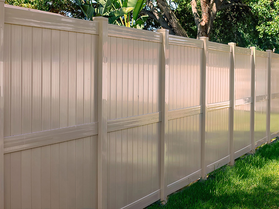 Vinyl fence company in Dallas Georgia