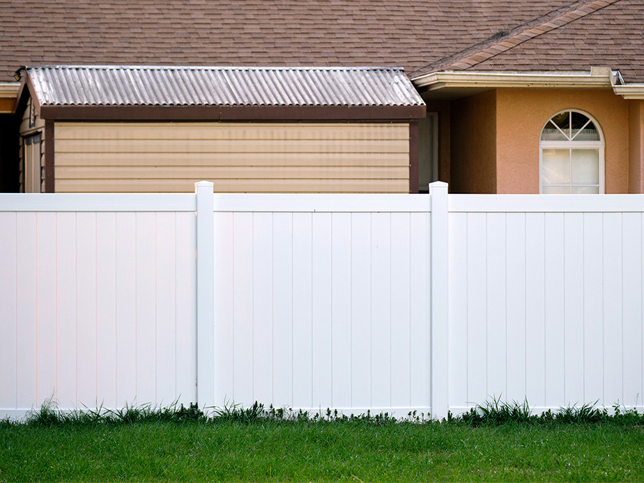 Vinyl privacy fencing in Atlanta Georgia