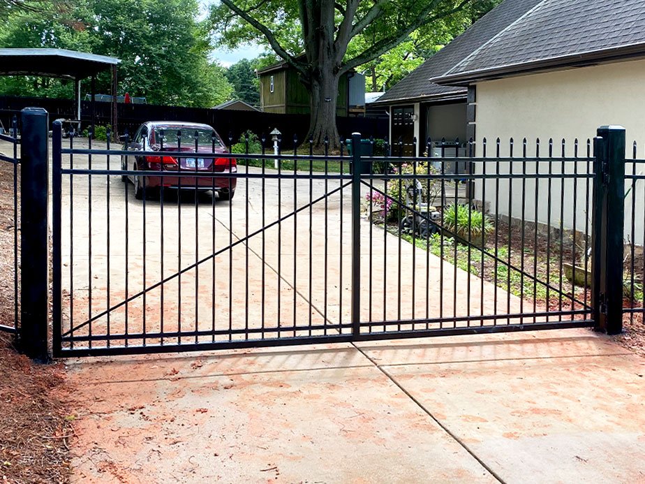 Residential gate contractor in North Georgia